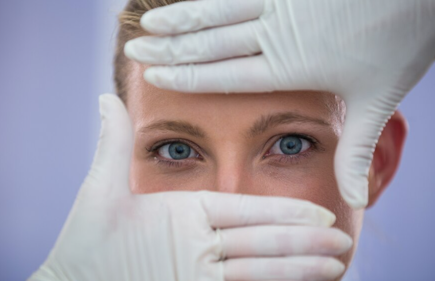 Hyaluronsäure-Injektionen gegen Augenringe